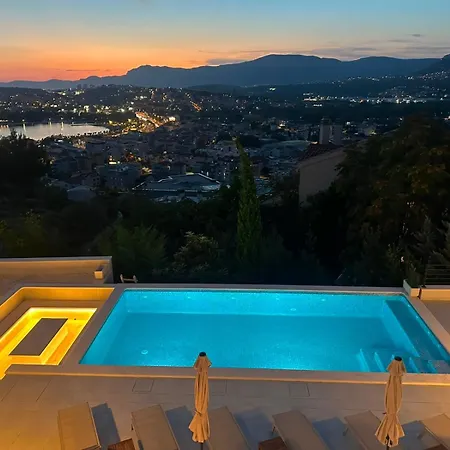 Apartment Blue Sunrise, With Pool,terace & Stunning Views